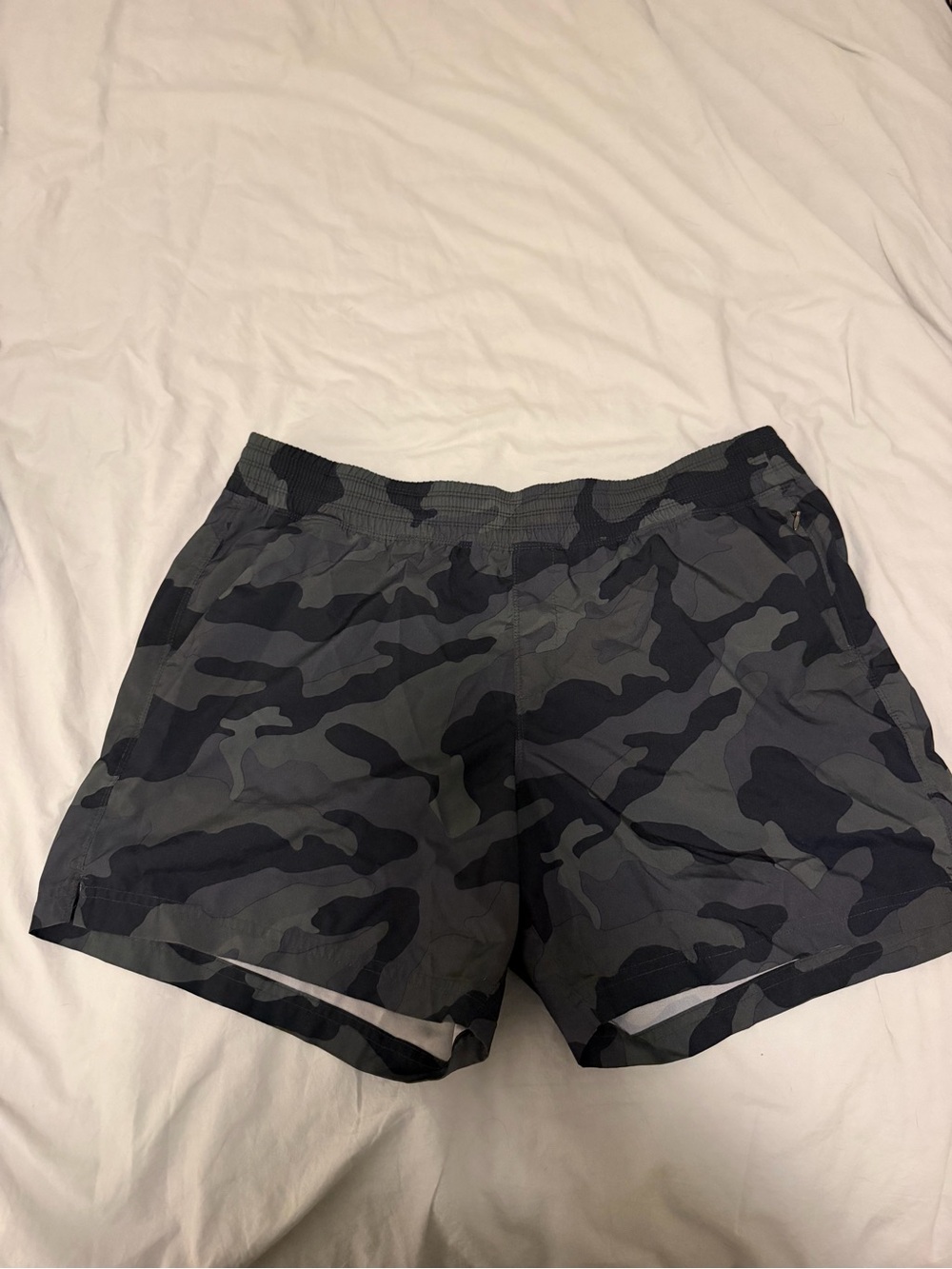 Old Navy Active StretchTech Shorts Camo Hybrid Shorts Large